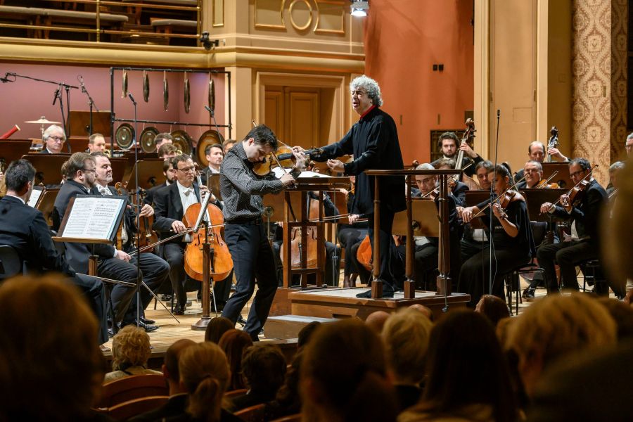 Jean Sibelius: Koncert pro housle a orchestr d moll – Johan Dalene, Semjon Byčkov, Česká filharmonie, 8. prosince 2022 (zdroj Česká filharmonie)