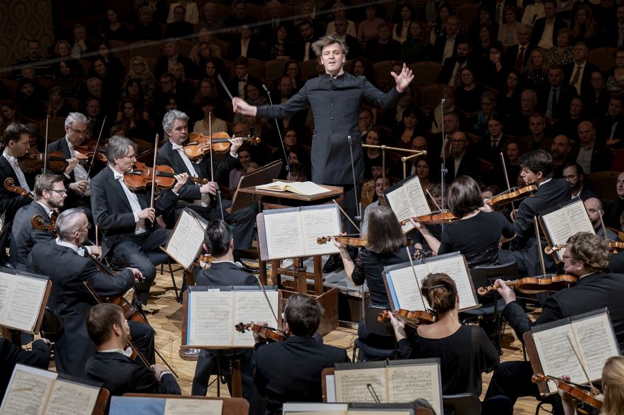 Antonín Dvořák: Tři slovanské rapsodie – Tomáš Netopil, Česká filharmonie, 19. ledna 2023 (foto Petr Kadlec)