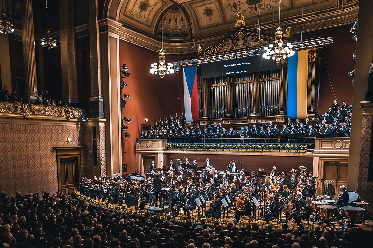 Koncert za konec války na Ukrajině, 21. února 2023 (zdroj Pražský filharmonický sbor)