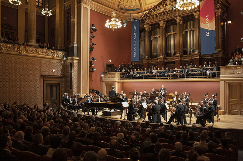 Česká filharmonie • Tom Borrow, 8. března 2023 (foto Petr Kadlec)