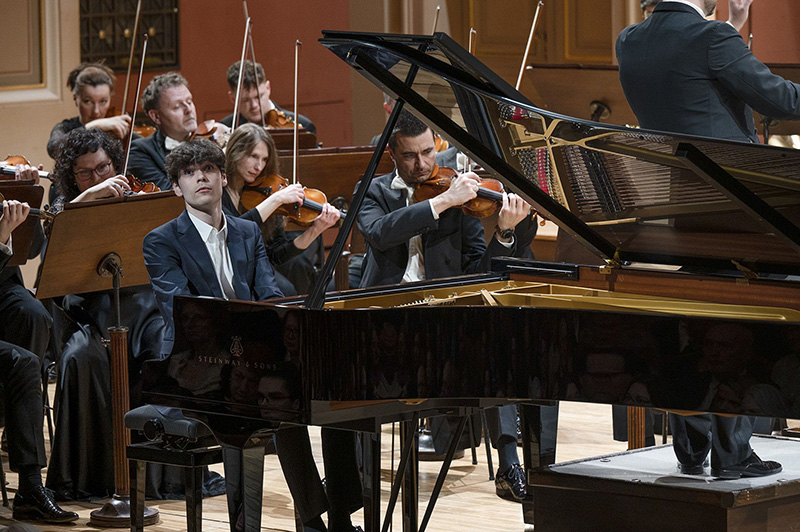 Česká filharmonie • Tom Borrow, 8. března 2023 (foto Petr Kadlec)