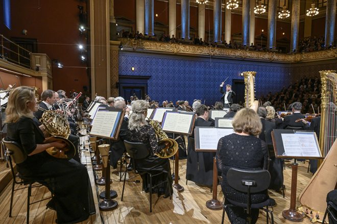 Česká filharmonie • Daniil Trifonov, 26. dubna 2023 – Jakub Hrůša (foto Petra Hajská)