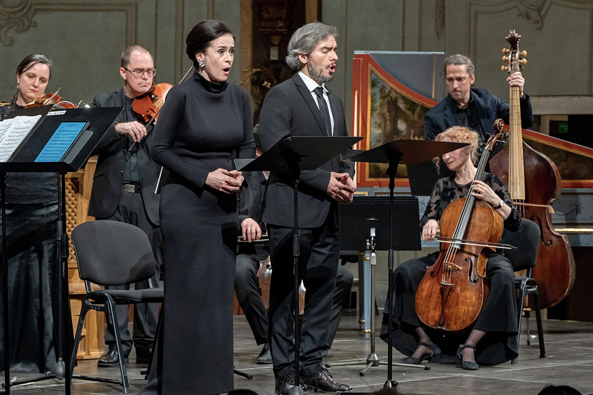 Symfonický orchestr hl. m. Prahy FOK: Pergolesi, Stabat Mater, 4. dubna 2023 – Simona Šaturová, Gabriel Díaz, Collegium Marianum (foto Petr Dyrc)