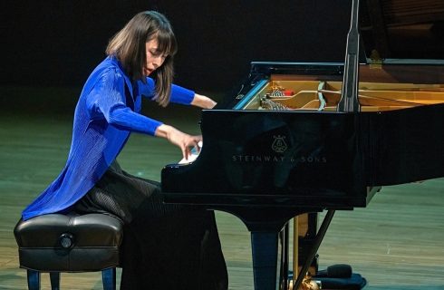 Symfonický orchestr hl. m. Prahy FOK: Alice Sara Ott – Klavírní recitál Ozvěny života, 15. dubna 2023 (foto Petr Dyrc)