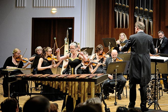 Cécile hraje Boiffin, 22. května 2023 – Cécile Boiffin, Martin Lebel a Komorní filharmonie Pardubice (zdroj Komorní filharmonie Pardubice)