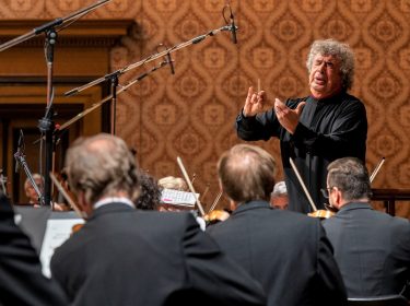 Česká filharmonie a Mahlerova Šestá: Pozitivní koncept Semjona Byčkova
