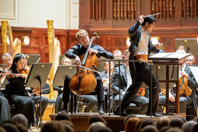 Roméo et Juliette – Julian Steckel, Darrell Ang, Symfonický orchestr hl. m. Prahy FOK, 7. června 2023 (zdroj Symfonický orchestr hl. m. Prahy FOK, foto Petr Dyrc)