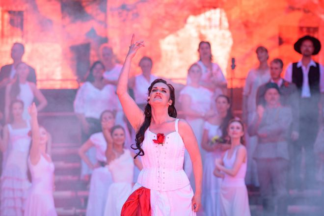 Georges Bizet: Carmen, Divadlo J. K. Tyla Plzeň, Noc s operou, 23. června 2023 – Václava Krejčí Housková (foto Martina Root)
