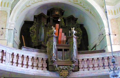 Kostel Všech svatých v Heřmánkovicích na Náchodsku – varhany (zdroj Královéhradecký kraj)