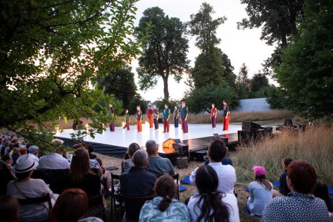 B. Massin a Cie Fêtes Galantes – Requiem, Radostná smrt (foto Dragan Dragin, KoresponDance 2023)