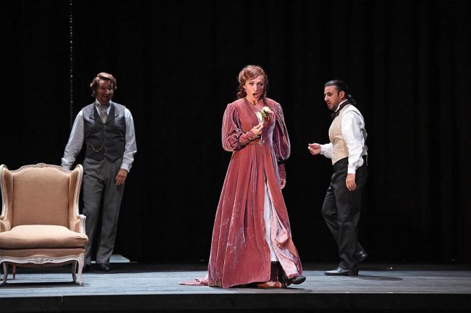 Giuseppe Verdi: La traviata, Saarländisches Staatstheater – Olga Jelínková (foto Martin Kaufhold)