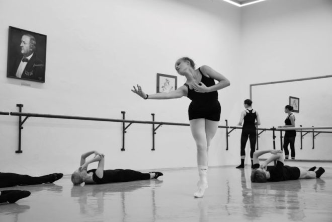 Bohemia Balet zkouší se Stéphenem Delattrem (foto Adéla Veselá)
