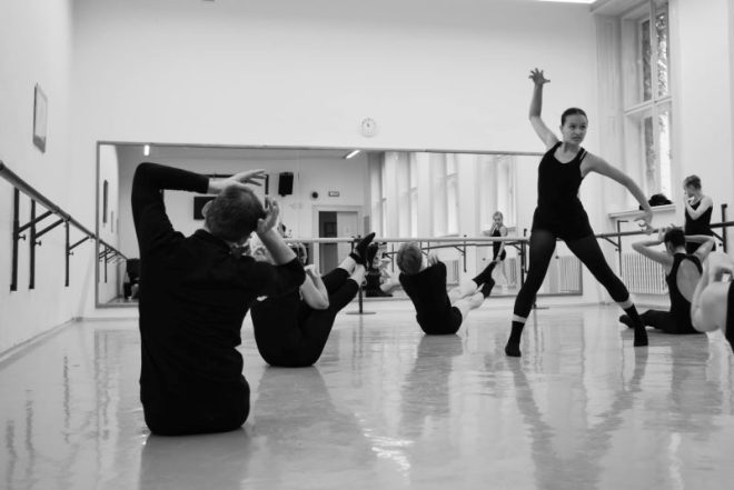 Bohemia Balet zkouší se Stéphenem Delattrem (foto Adéla Veselá)