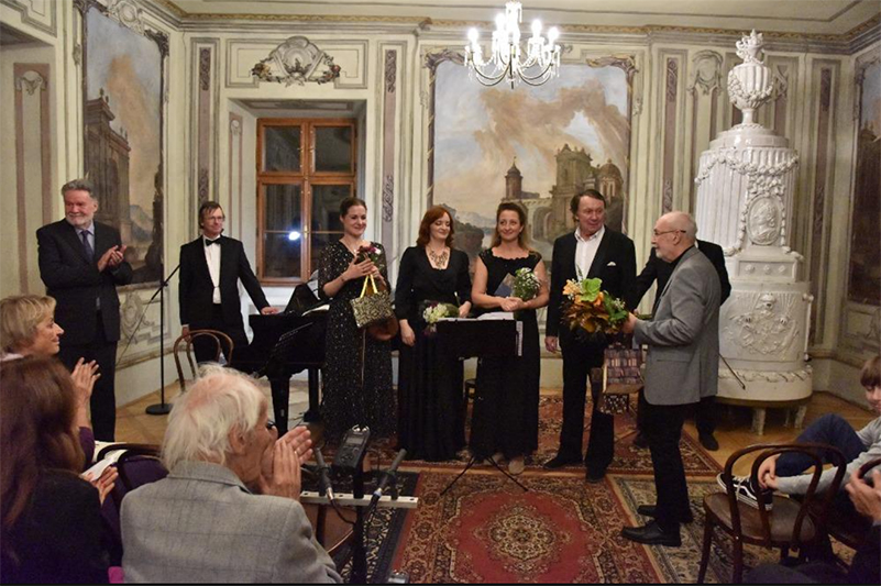 Společnost českých skladatelů: Jubilantský koncert, 2. října 2023, fara kostela sv. Vojtěcha – Jaromír Meduna, Daniel Wiesner, Pavla Roubíčková Franců, Kristina Kubová, Lucie Svačinková, Václav Kunt, Josef Marek (foto Zdeněk Chrapek)