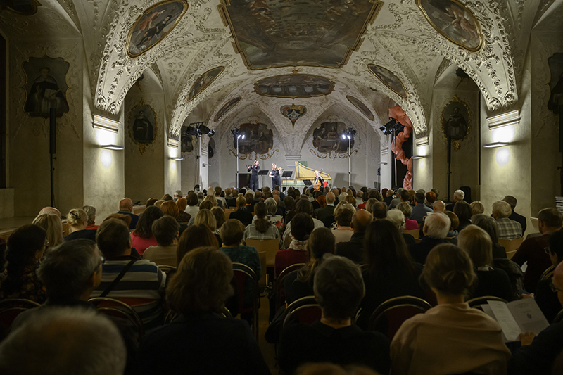 Collegium Marianum: Les Amis, 16. října 2023, Klášter dominikánů, Barokní refektář (foto Petra Hajská)