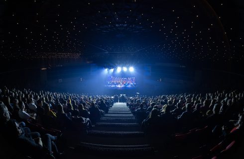 Koncert Janáčkovy filharmonie Ostrava ve vyprodaném Gongu v roce 2022 (foto Martin Kusyn)