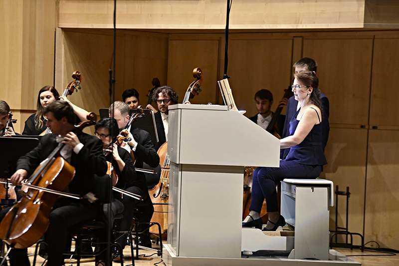 Hudební fórum Hradec Králové: Bolero po asijsku, 24. října 2023, sál Filharmonie Hradec Králové – Eva Bublová a Filharmonie Hradec Králové (zdroj Filharmonie Hradec Králové)