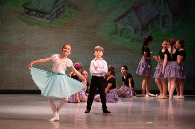 Baletní škola DJKT – Giselle (foto Irena Štěrbová)