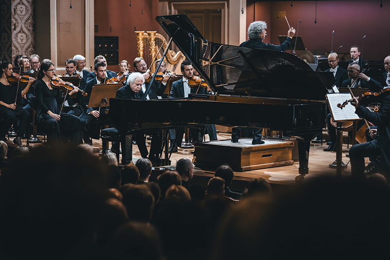 Česká filharmonie • András Schiff, 11. října 2023, Rudolfinum – Semjon Byčkov (foto Petr Chodura)