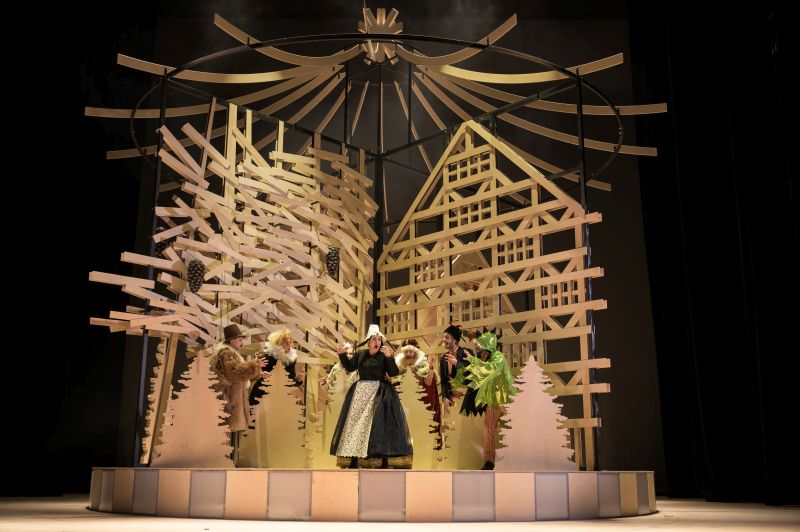 Paul Hindemith: LouTkáček – Opera národního divadla (foto Serghei Gherciu)