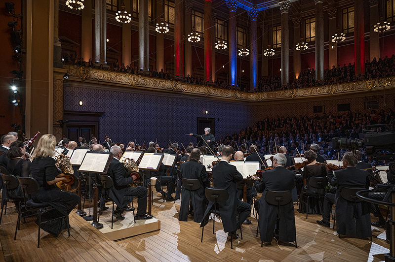 Česká filharmonie • Koncert pro svobodu a demokracii, 16. listopadu 2023, Rudolfinum – Antonio Pappano (foto Petr Kadlec)