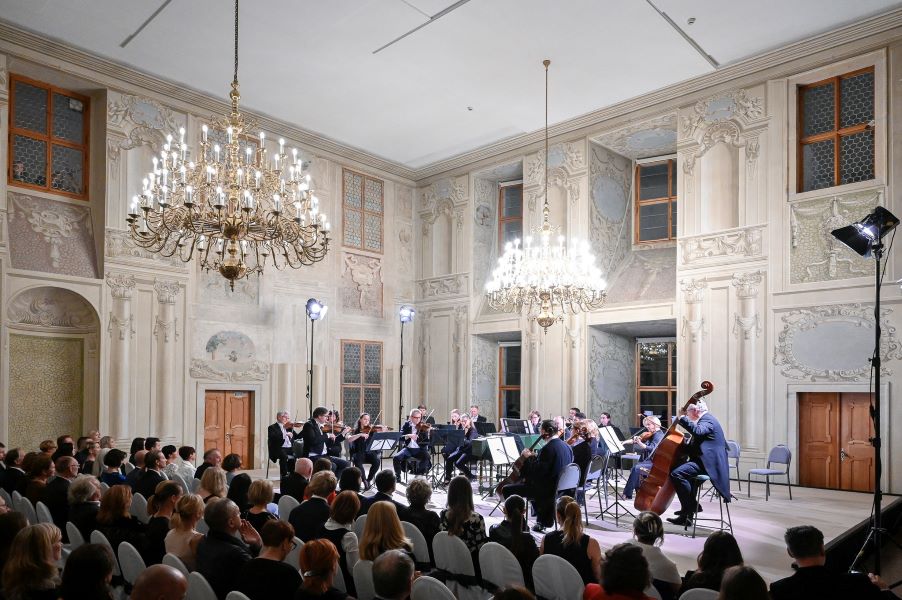 Mozart. Händel: PKF – Prague Philharmonia, 31. října 2023, Lobkowiczký palác, Praha (zdroj PKF – Prague Philharmonia, foto Ivan Malý)