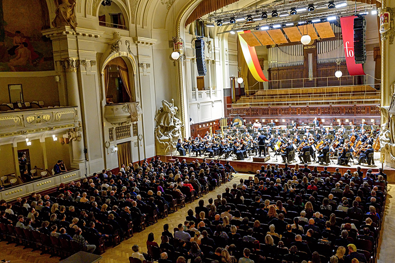 Symfonický orchestr hlavního města Prahy FOK: Star Wars & Planety, 9. listopadu 2023, Obecní dům – Tomáš Brauner (foto Petr Dyrc)