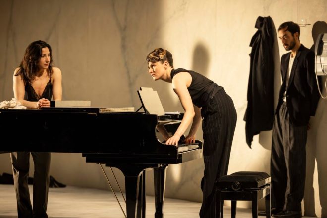 Bobbi Jene Smith, Celeste Oram – Marie & Pierre (foto Jubal Battisti, Theater Basel 2023)