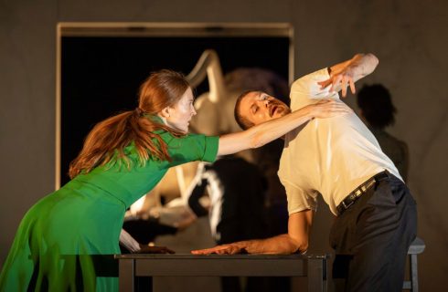 Bobbi Jene Smith, Celeste Oram – Marie & Pierre (foto Jubal Battisti, Theater Basel 2023)