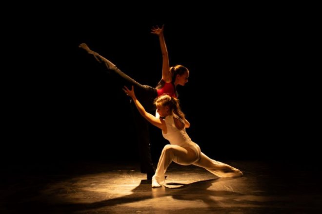 Bohemia Balet: Kontrasty - Pozastavený okamžik zranitelnosti, chor. S. Delattre (foto Adéla Amel Veselá)