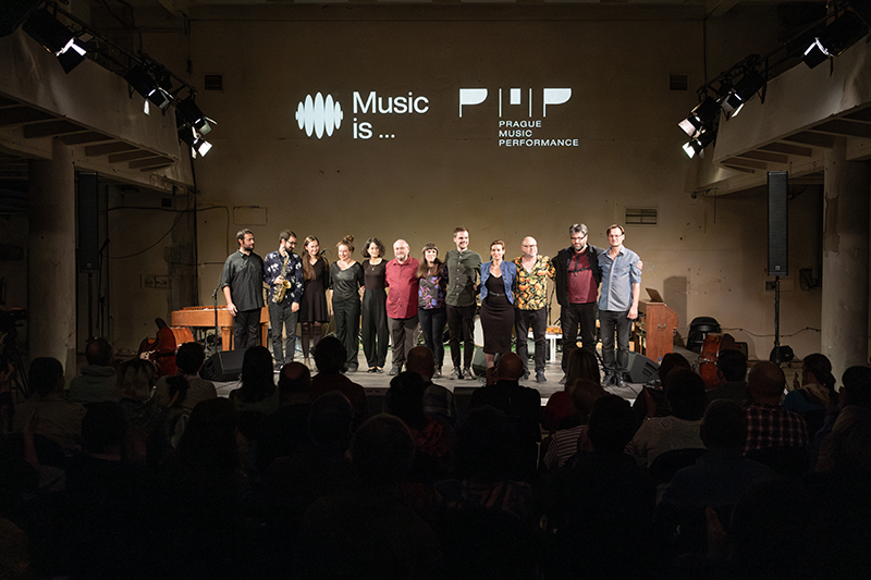 Festival Music is: Benedicte Maurseth, Sigbjørn Apeland, PMP Ensemble, 9. listopadu 2023, Divadlo X10 (foto  Lukáš Mohorko)