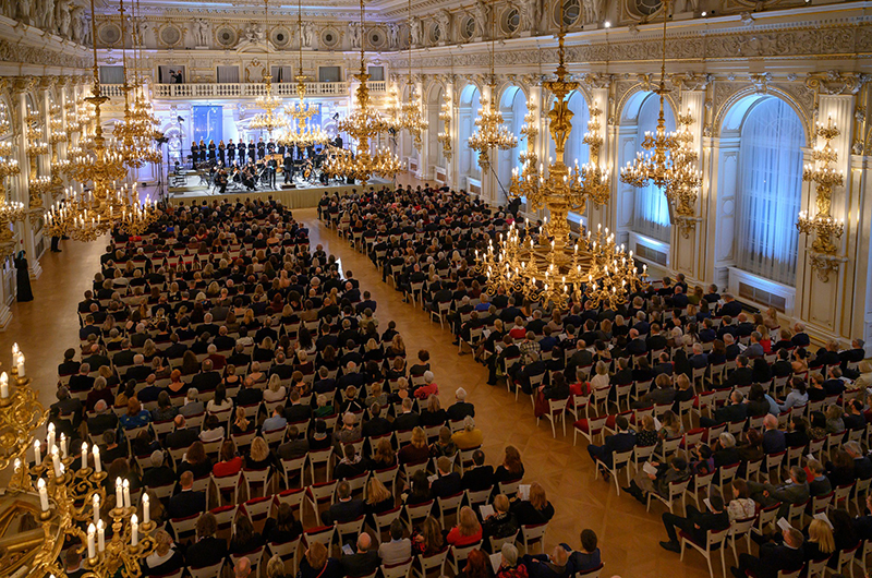 Adventní koncert Pražského jara: Orchestra of the Age of Enlightenment & Choir of the Age of Enlightenment, 5. prosince 2023, Španělský sál, Pražský hrad – Masaaki Suzuki (foto Petra Hajská)