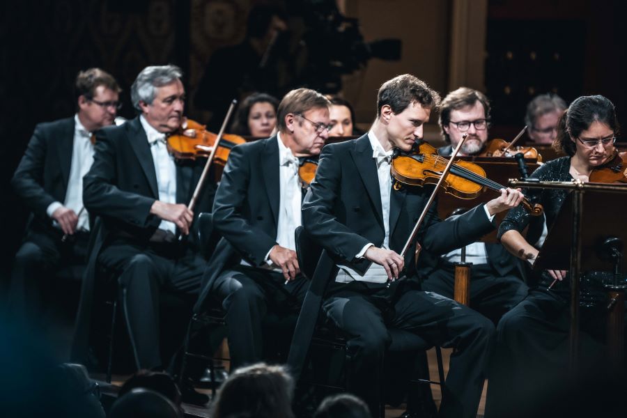 Josef Špaček, Česká filharmonie, 29. listopadu 2023 (zdroj Česká filharmonie, foto Petr Chodura)