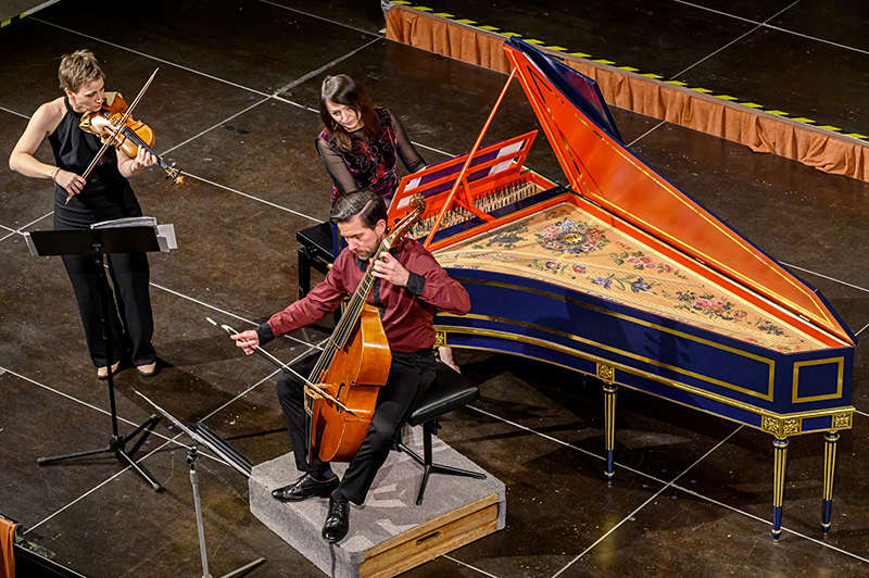 Symfonický orchestr hlavního města Prahy FOK: Trio Orkiestra Historyczna, 19. prosince 2023, Kostel sv. Šimona a Judy (foto Petr Dyrc)