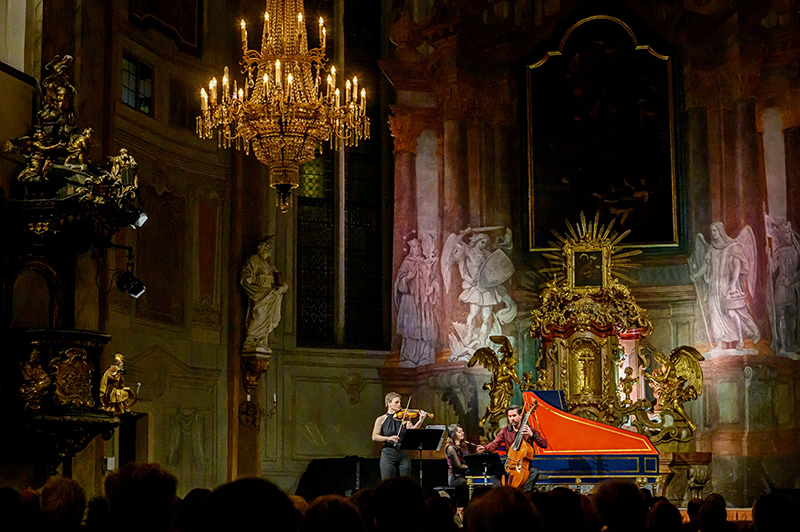 Symfonický orchestr hlavního města Prahy FOK: Trio Orkiestra Historyczna, 19. prosince 2023, Kostel sv. Šimona a Judy (foto Petr Dyrc)