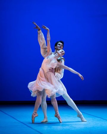 Marianela Núñez a Reece Clark v Tchaikovsky Pas de deux, Janáčkovo divadlo 27. 1. 2024 (foto Arthur Abram)