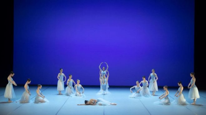 Serenade, komponovaný večer Balanchine, NdB (foto z premiéry Ctibor Bachratý, 2023)