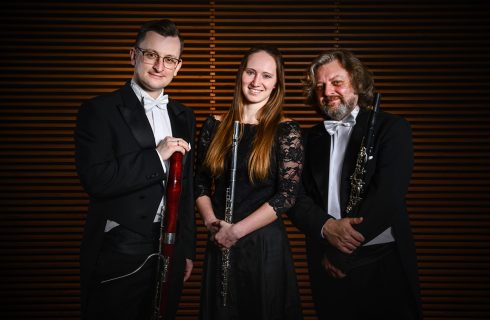 Dechové trio El GonzAles: Jan Dvořák, Eliška Honková a Aleš Janeček (zdroj Moravská filharmonie Olomouc)
