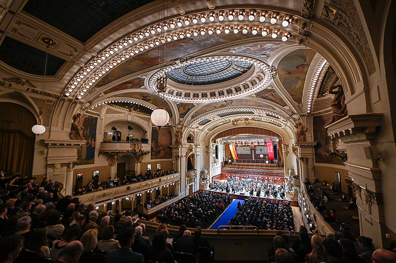 Symfonický orchestr hlavního města Prahy FOK: Josef Špaček, 7. února 2024, Obecní dům, Smetanova síň – Pietari Inkinen a Symfonický orchestr hlavního města Prahy FOK (foto Ivan Malý)