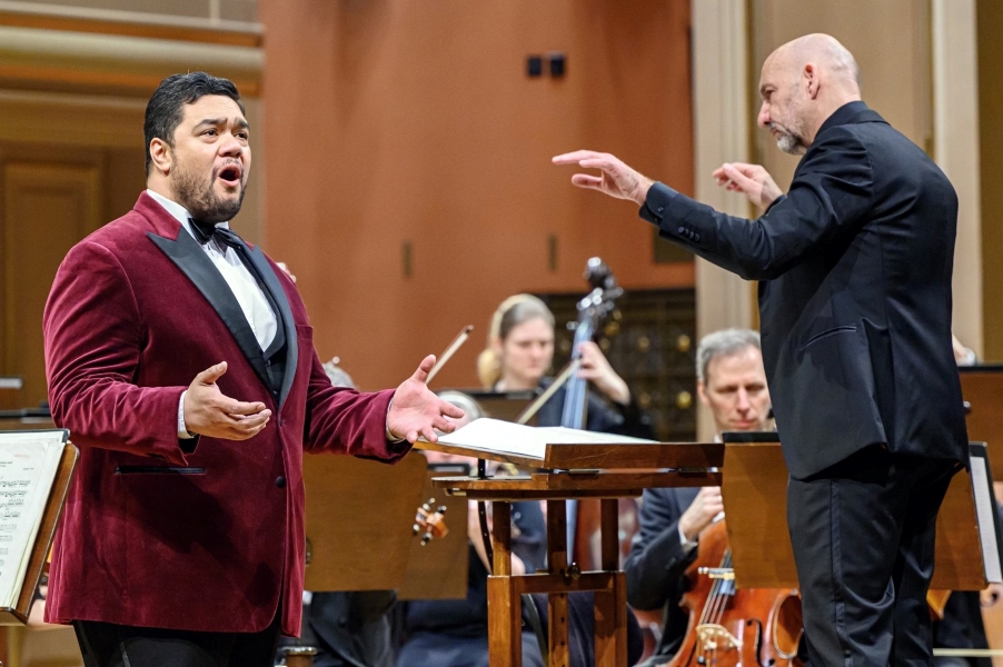 Pene Pati, Emmanuel Villaume, PKF – Prague Philharmonia, 22. března 2024, Rudolfinum (zdroj Nachtigall Artists Management, foto Petr Dyrc)