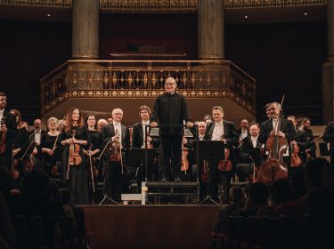 Filharmonie Brno byla v Konzerthausu jistější než doma, nesouhra však přetrvala