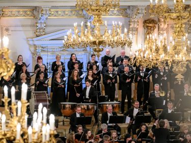 Slavné operní sbory ve Španělském sále: Důstojná oslava Roku české hudby