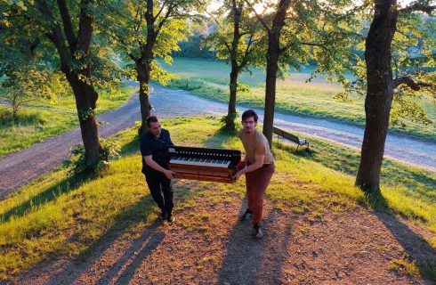 Instalace harmonie do kaple sv. Anny v Chotěboři, 14. května 2024 (zdroj Harmonium - Historie)