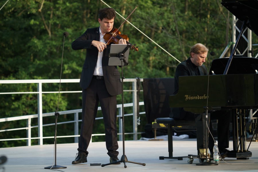 Mezinárodní hudební festival Leoše Janáčka, Jan Mráček, Ivo Kahánek, 29. června 2024, Hukvaldy, amfiteátr – obora (zdroj Mezinárodní hudební festival Leoše Janáčka)