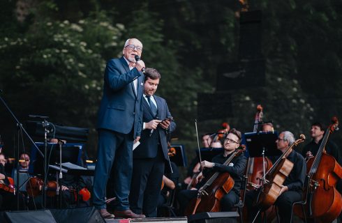 Jan Vičar na protestním koncertě Moravské filharmonie Olomouc (foto Vojtěch Sukup)