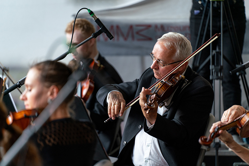 Smyčce PFO na Špilberku, 5. července 2024, Hlavní nádvoří hradu Špilberk – Pražský filmový orchestr (foto Michal Okleštěk)