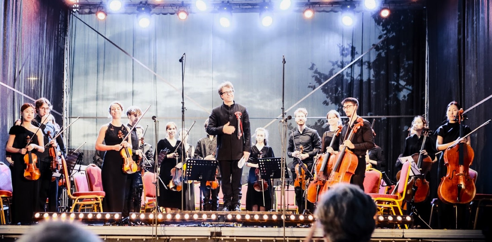 Open-air koncert Orchestru Ševčíkovy akademie pod vedením Jakuba Hrůši (foto Marek Novotný)