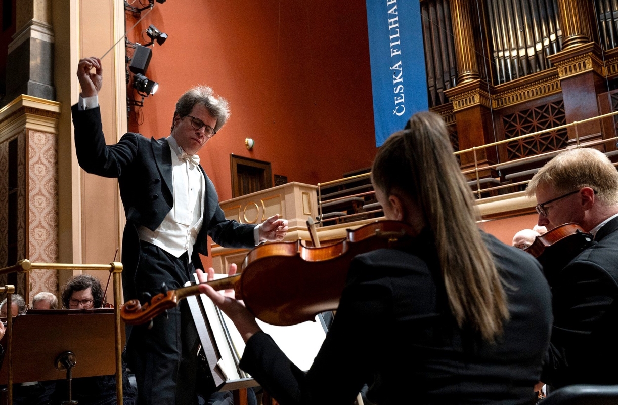 Jakub Hrůša (zdroj Česká filharmonie)