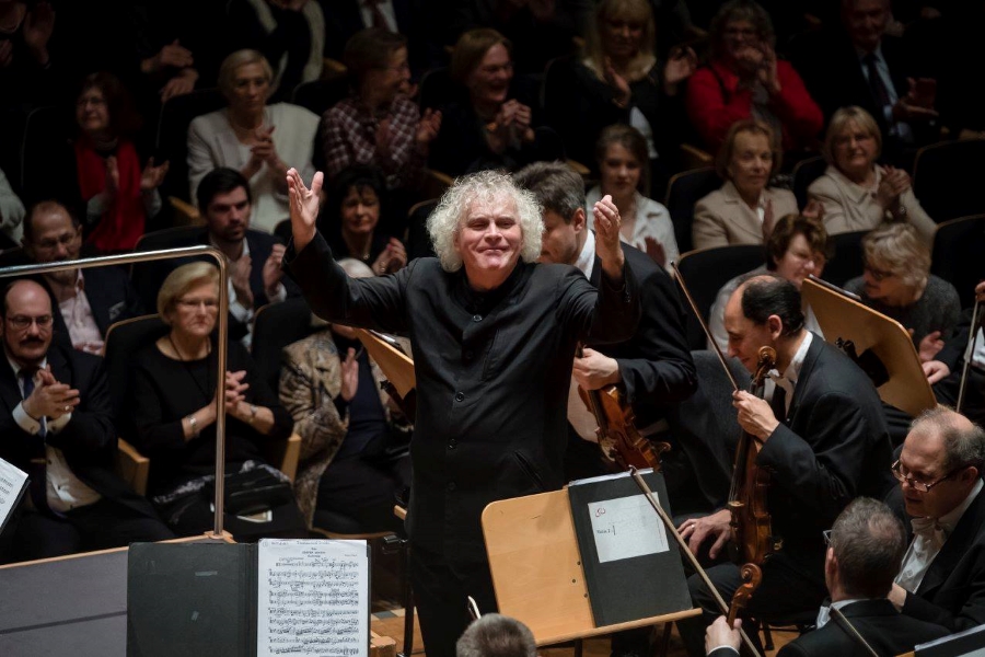 Sir Simon Rattle (foto Pascal Amos Rest)