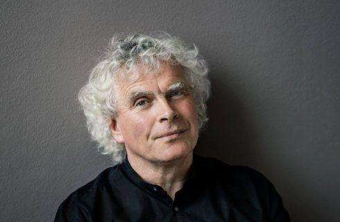 Sir Simon Rattle (foto Oliver Helbig)